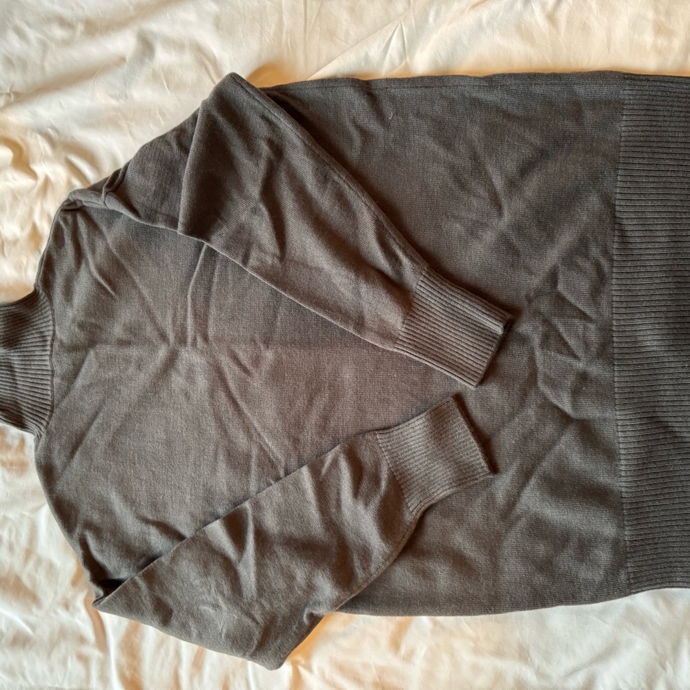 Universal Standard pre owned  turtle neck sweater  in small